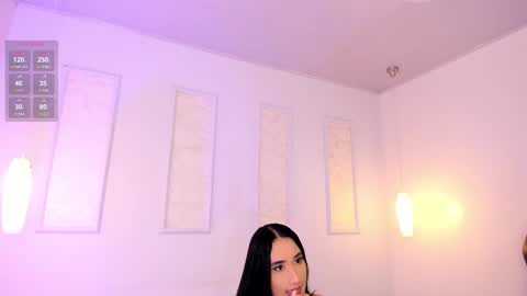 Snapshot of amara_lewiis chatting on 10.23.25 Amara Lewis online show from 10.23.25