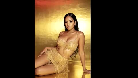 Amara Lux online show from 12.03.25