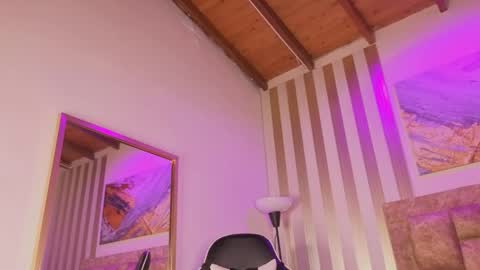 Snapshot of amara_queen_ chatting on 05.29.26 Amara online show from 05.29.26