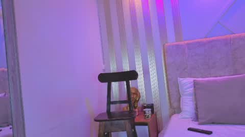 Snapshot of amara_queen_ chatting on 07.19.26 Amara online show from 07.19.26