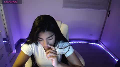 Snapshot of amara_silk chatting on 04.24.26 amara_silk online show from 04.24.26