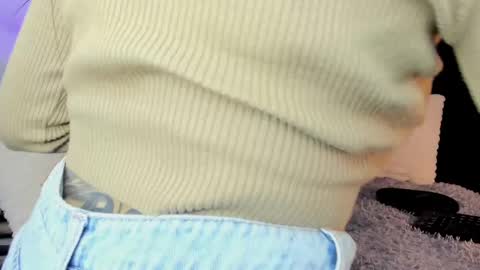 Snapshot of amara_vause chatting on 10.05.25 - A M A R A - online show from 10.05.25