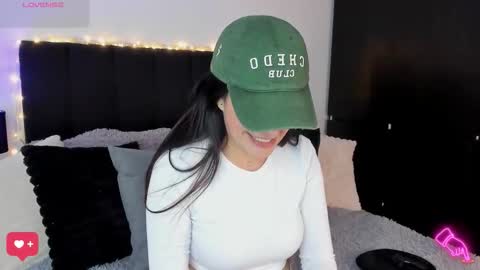 Snapshot of amara_vause chatting on 10.23.25 - A M A R A - online show from 10.23.25