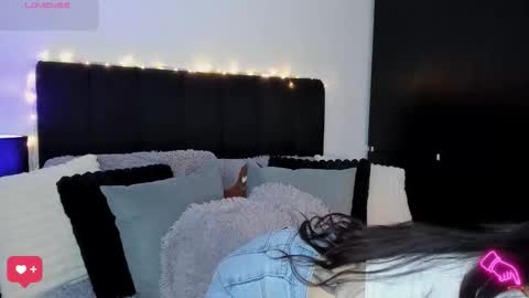 Snapshot of amara_vause chatting on 10.30.25 - A M A R A - online show from 10.30.25