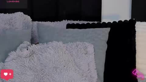 Snapshot of amara_vause chatting on 10.30.25 - A M A R A - online show from 10.30.25