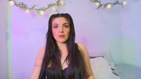 Amara Vega  online show from 12.17.25