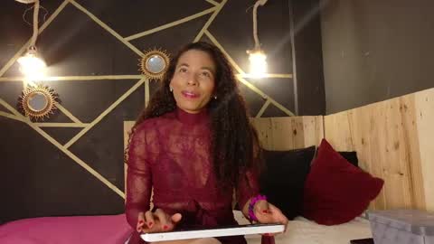 Snapshot of amara_vex chatting on 05.26.26 amara_vex online show from 05.26.26