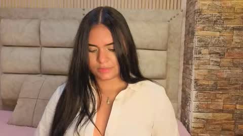 amarahanks_ online show from 11.15.25