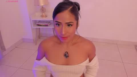 Snapshot of amaraht_ chatting on 10.14.25 Amara online show from 10.14.25