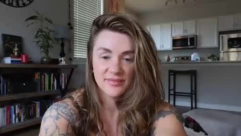 Amara Jezebel online show from 11.05.25