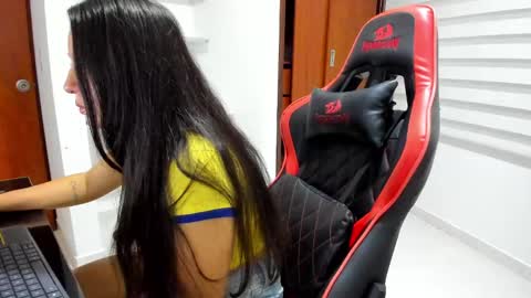 Snapshot of amaranta69_cam chatting on 02.11.25 AMARANTA online show from 02.11.25