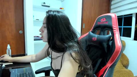 Snapshot of amaranta69_cam chatting on 02.16.25 AMARANTA online show from 02.16.25