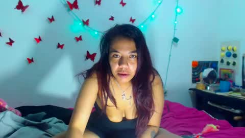Amara Julia online show from 01.08.25
