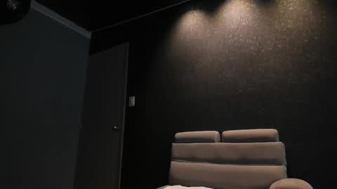 Emily online show from 11.19.25