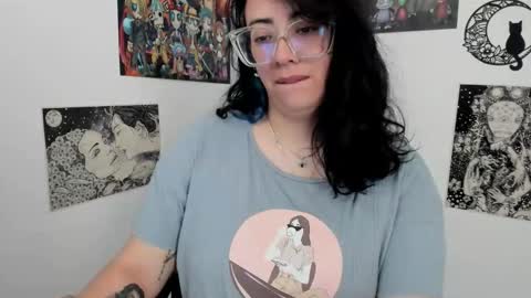 Snapshot of amaryllis_vizcaya chatting on 10.05.25 Katt online show from 10.05.25