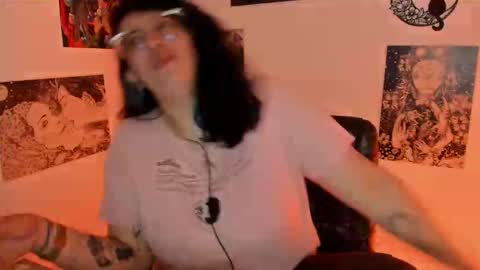 Snapshot of amaryllis_vizcaya chatting on 10.21.25 Katt online show from 10.21.25