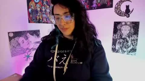 Snapshot of amaryllis_vizcaya chatting on 11.16.25 Katt online show from 11.16.25