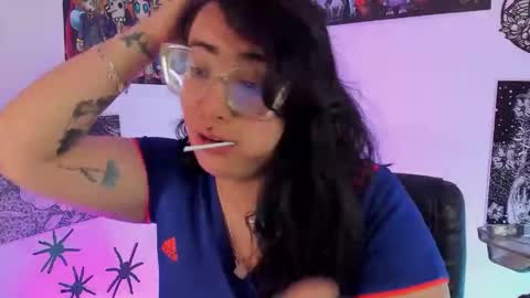 Snapshot of amaryllis_vizcaya chatting on 11.17.25 Katt online show from 11.17.25