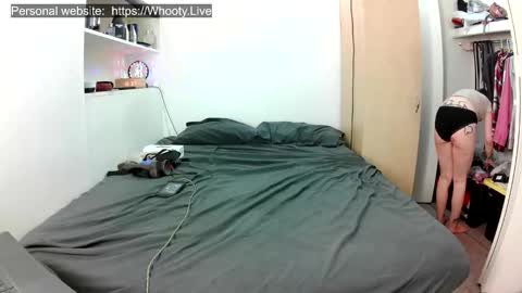 Kissra online show from 10.30.25