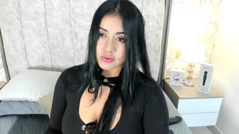 Snapshot of amatista__smith chatting on 12.19.24 AMATISTA online show from 12.19.24