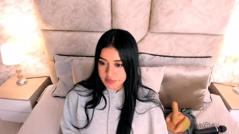 Snapshot of amatista__smith chatting on 02.09.25 AMATISTA online show from 02.09.25