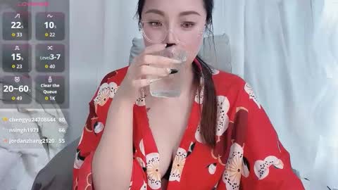 Snapshot of amaya_yooo_36d chatting on 11.08.25 yooo online show from 11.08.25