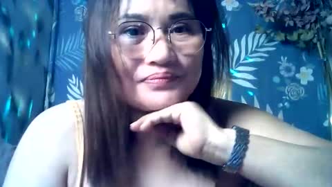 Snapshot of amazing_angel22 chatting on 05.20.26 amazing angel online show from 05.20.26