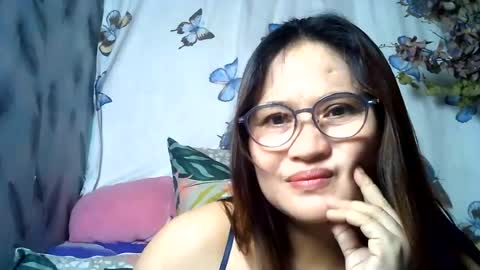 Snapshot of amazing_angel22 chatting on 06.26.26 amazing angel online show from 06.26.26
