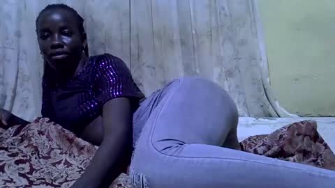 Snapshot of amazon_girl03 chatting on 10.24.25 amazon_girl03 online show from 10.24.25