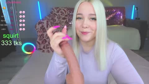 Snapshot of amazongirls chatting on 01.17.25 Im Mandy and I love to play in public and do crazy in PVT online show from 01.17.25