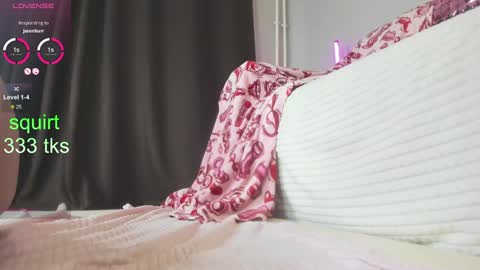 Snapshot of amazongirls chatting on 02.01.25 Im Mandy and I love to play in public and do crazy in PVT online show from 02.01.25