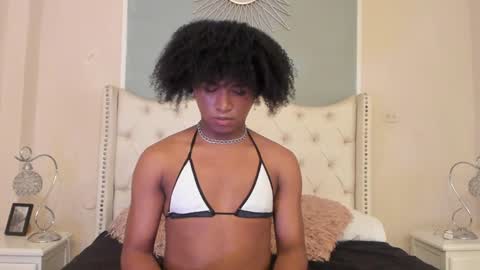 Ambar Colling online show from 02.03.25