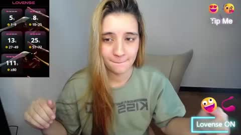 Snapshot of ambar_lynn chatting on 07.28.26 mbar online show from 07.28.26