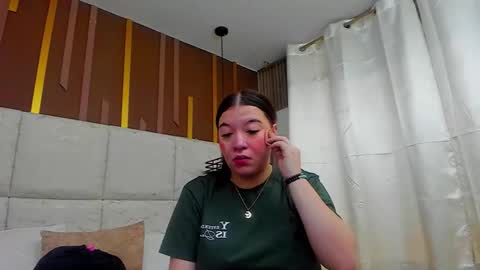 Snapshot of ambargills chatting on 03.04.26 AmbarGills online show from 03.04.26