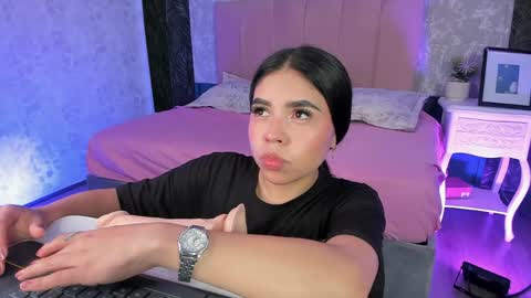 Snapshot of ambarina_ chatting on 04.21.26 Ambarina online show from 04.21.26