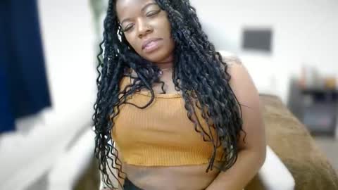 Snapshot of ambarose88 chatting on 10.13.25 Amoya online show from 10.13.25