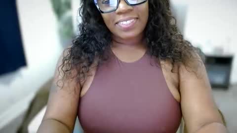 Snapshot of ambarose88 chatting on 10.29.25 Amoya online show from 10.29.25