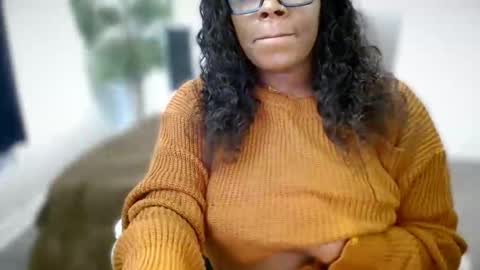 Snapshot of ambarose88 chatting on 10.31.25 Amoya online show from 10.31.25