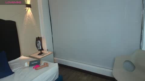 Ambar Ross online show from 09.27.25