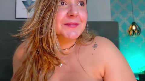 Snapshot of ambarroberts chatting on 04.29.26 Ambar online show from 04.29.26