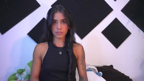 Snapshot of ambeer_rousess chatting on 10.12.25 Amber online show from 10.12.25