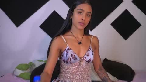 Snapshot of ambeer_rousess chatting on 10.18.25 Amber online show from 10.18.25