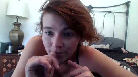 Snapshot of amber420kitty chatting on 10.08.25 amber420kitty online show from 10.08.25