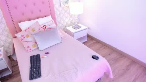 amber  ferrera online show from 02.14.26