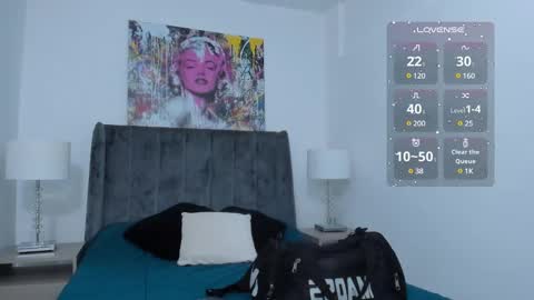 Snapshot of amber_adams_ chatting on 12.08.24 Amber online show from 12.08.24