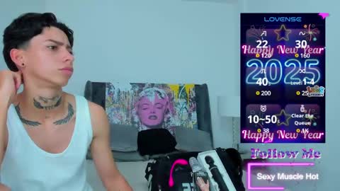 Snapshot of amber_adams_ chatting on 01.08.25 Amber online show from 01.08.25