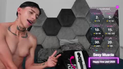 Snapshot of amber_adams_ chatting on 02.10.25 Amber online show from 02.10.25