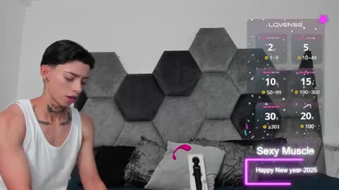 Snapshot of amber_adams_ chatting on 02.11.25 Amber online show from 02.11.25