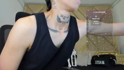 Snapshot of amber_adams_ chatting on 10.07.25 Amber online show from 10.07.25