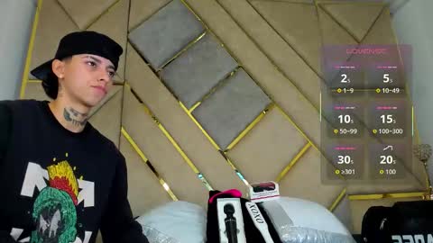 Snapshot of amber_adams_ chatting on 10.21.25 Amber online show from 10.21.25